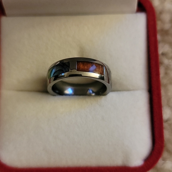 Tungsten Carbide Mother of Pearl and Wood Ring - Picture 4 of 9